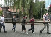 Arbeit am Denkmalsprojekt 